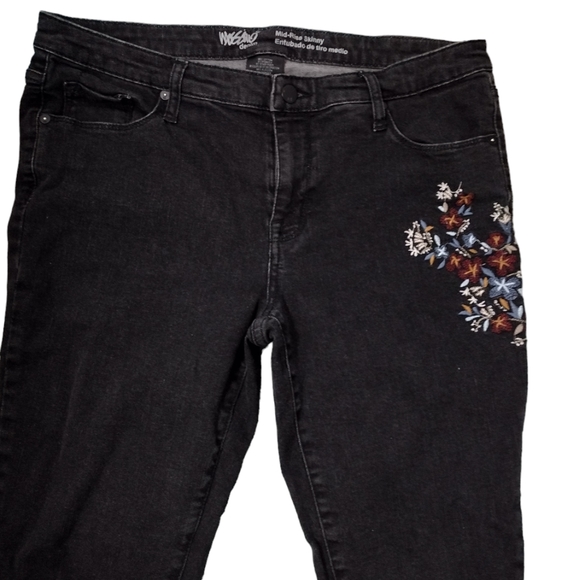 Massimo‎ Black Embroidered Mid Rise Skinny Distressed Women's Jeans 12/31 - Picture 2 of 8